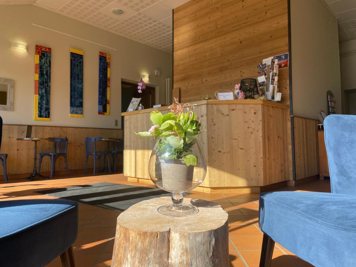 Logis Hotel Ancien Grand Seminaire Saint-Flour  Luaran gambar
