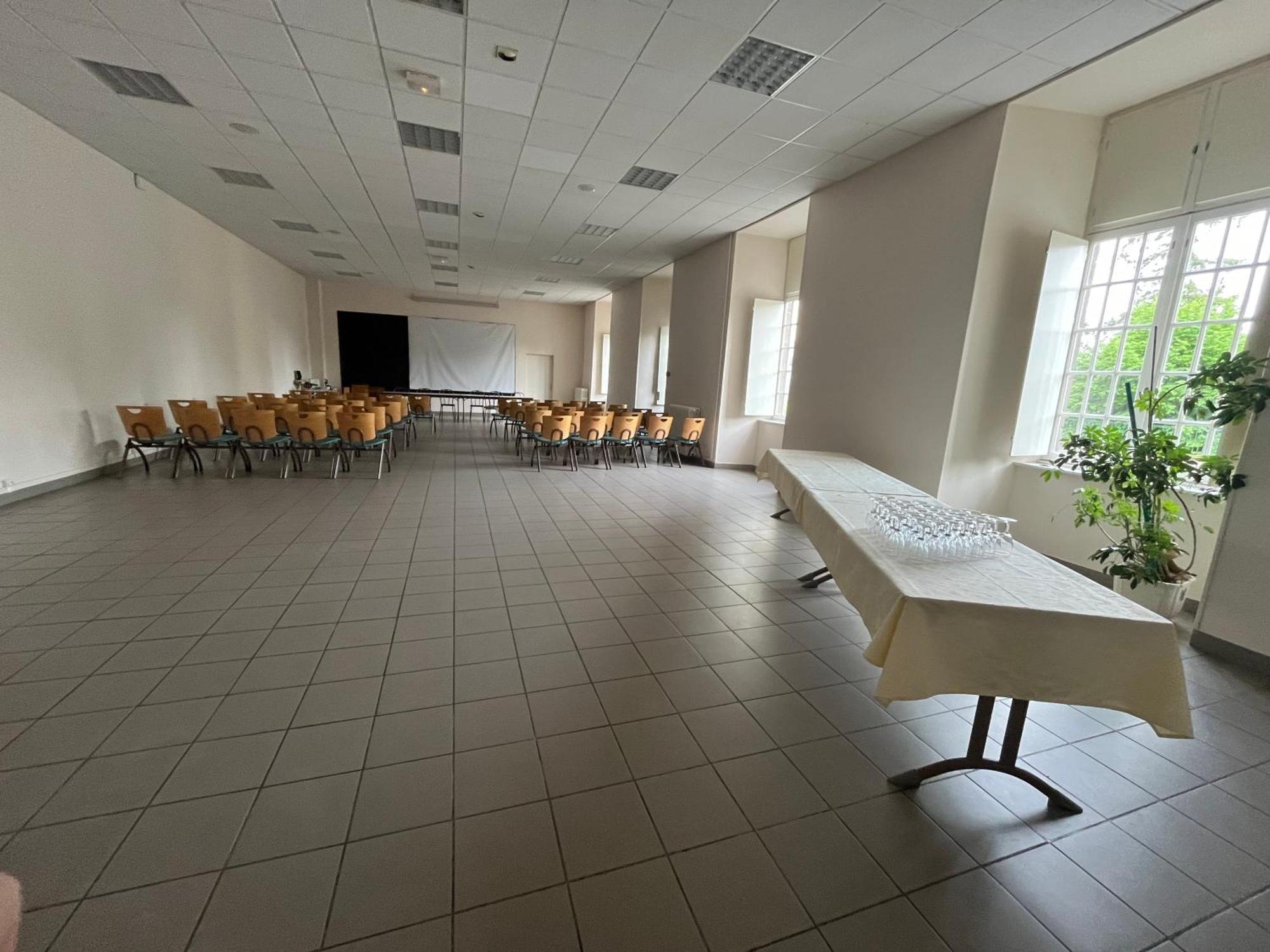 Logis Hotel Ancien Grand Seminaire Saint-Flour  Luaran gambar