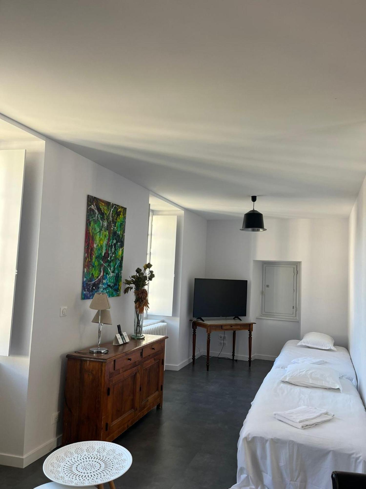 Logis Hotel Ancien Grand Seminaire Saint-Flour  Luaran gambar